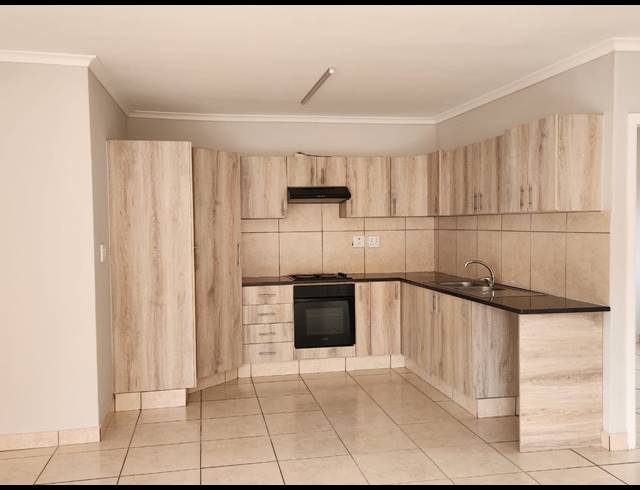 2 BEDROOM SIMPLEX TO LET IN CRESTHOLME